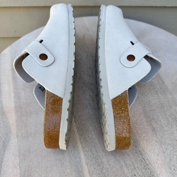 CUSHIONAIRE Hana Slip-On Buckle Clog with Cork Footbed Memory Foam Size 9 - Picture 10 of 13